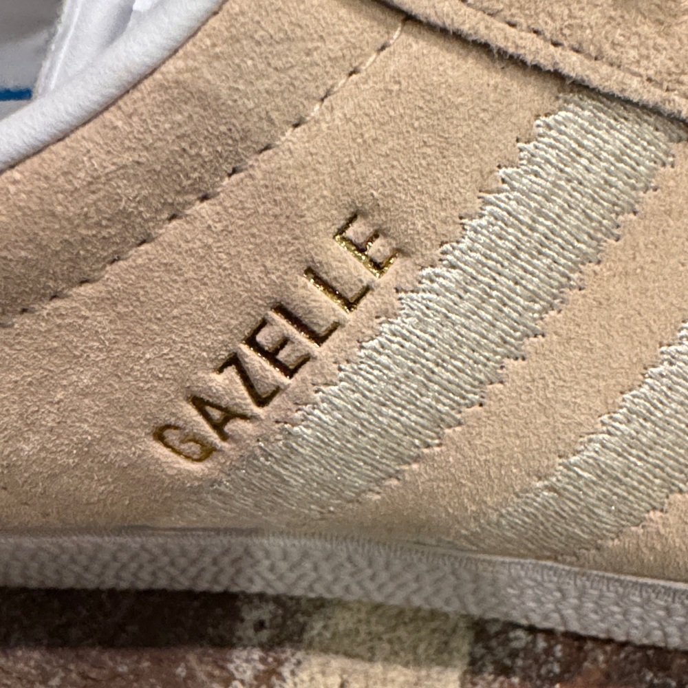 Adidas Originals Gazelle Ecru Suede Sneakers size 7.5 - Picture 6 of 7